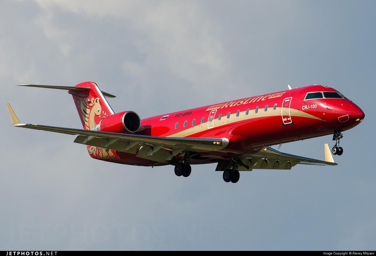 Бомбардье CRJ-100/200