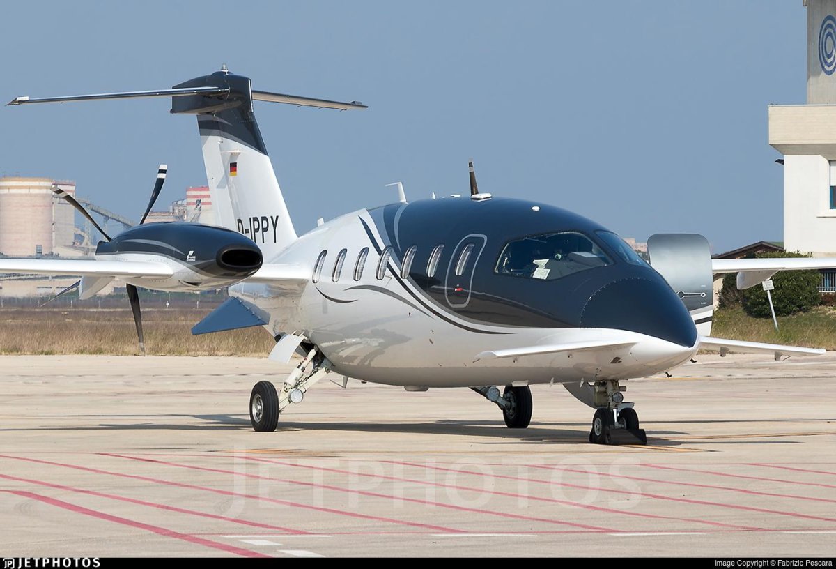 Самолёт Piaggio p.180 Avanti