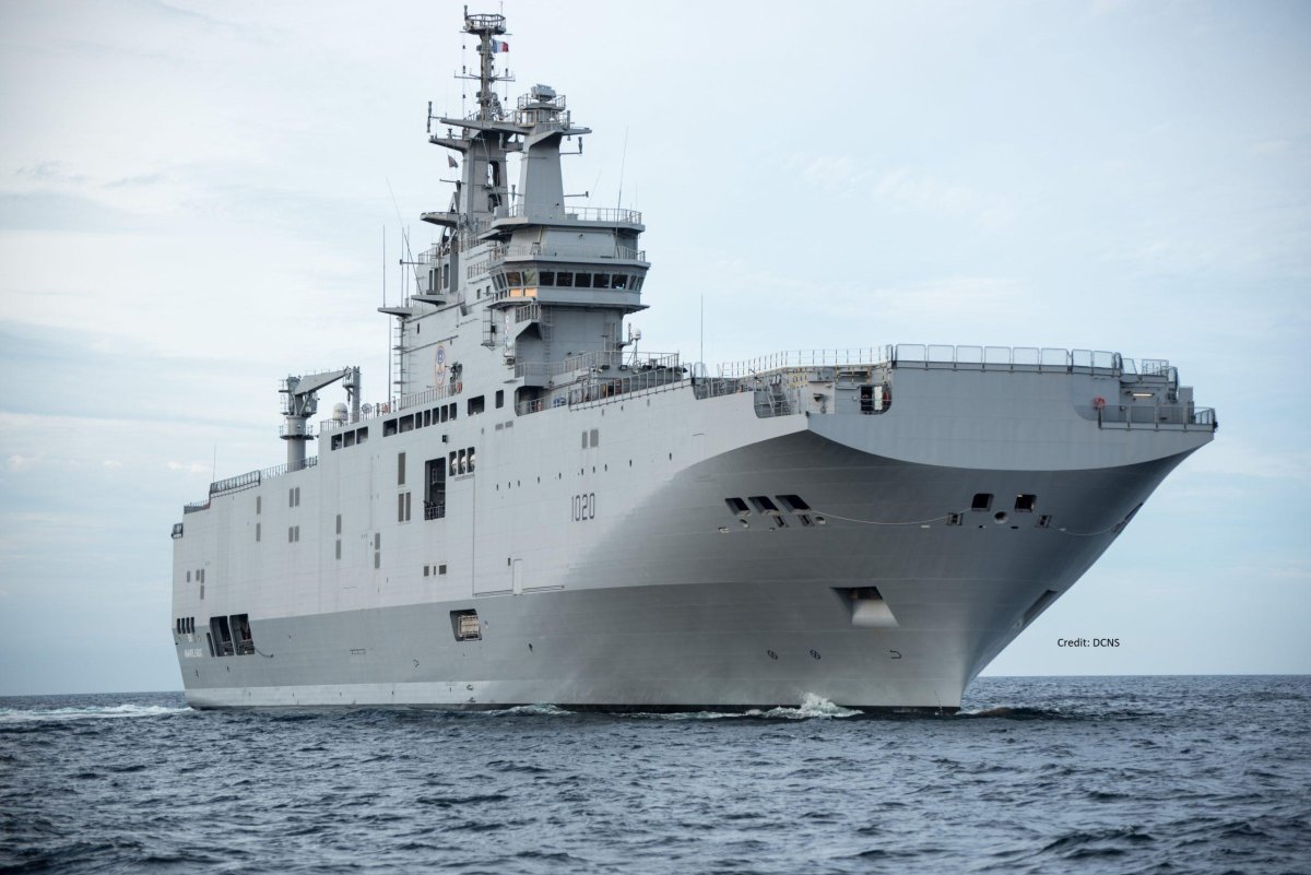 Десантный корабль Мистраль