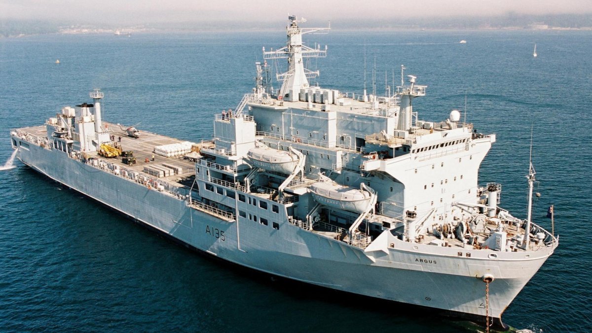 Вертолетоносец «Макран»