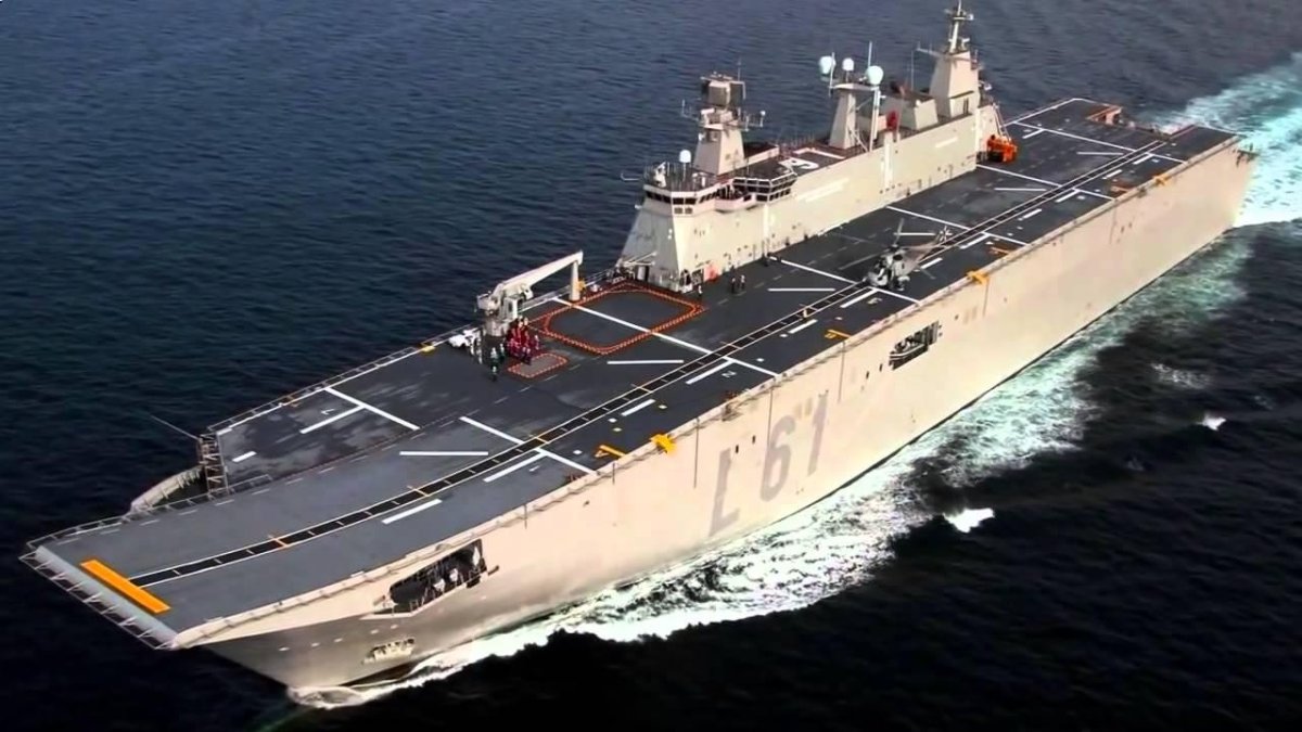 Десантный корабль Хуан Карлос