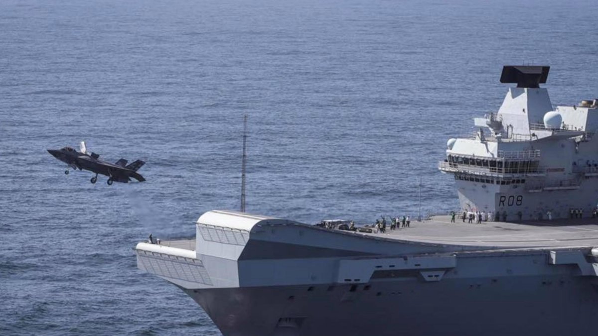 Истребитель f-35 на авианосце «HMS Queen Elizabeth»