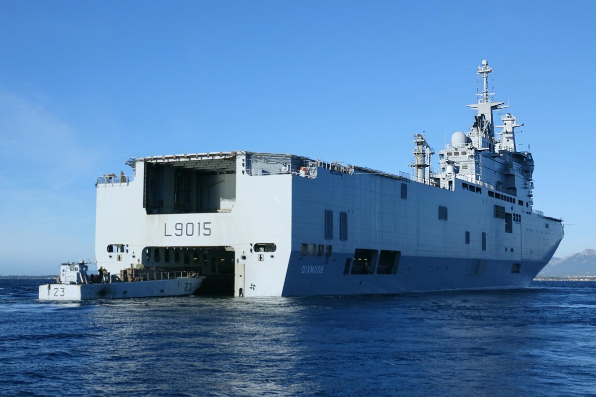 Корабль француз в Туапсе