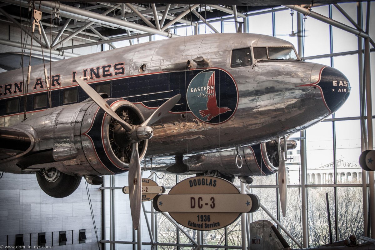 Самолёт Дуглас DC-3