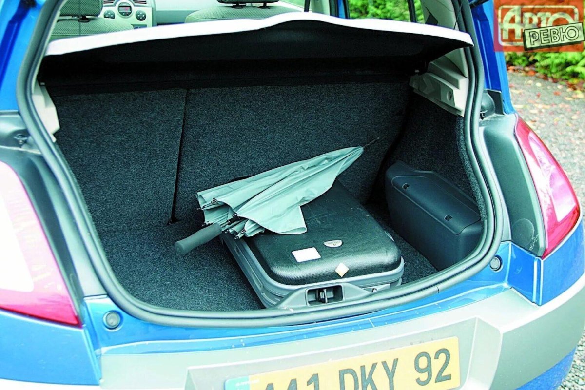 Меган 2 хэтчбек багажник