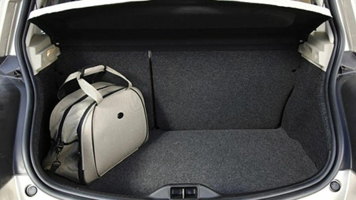 Меган 2 хэтчбек багажник