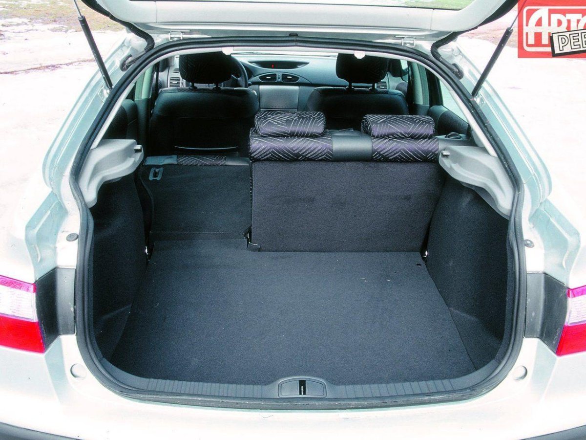 Рено Лагуна 2 универсал багажник