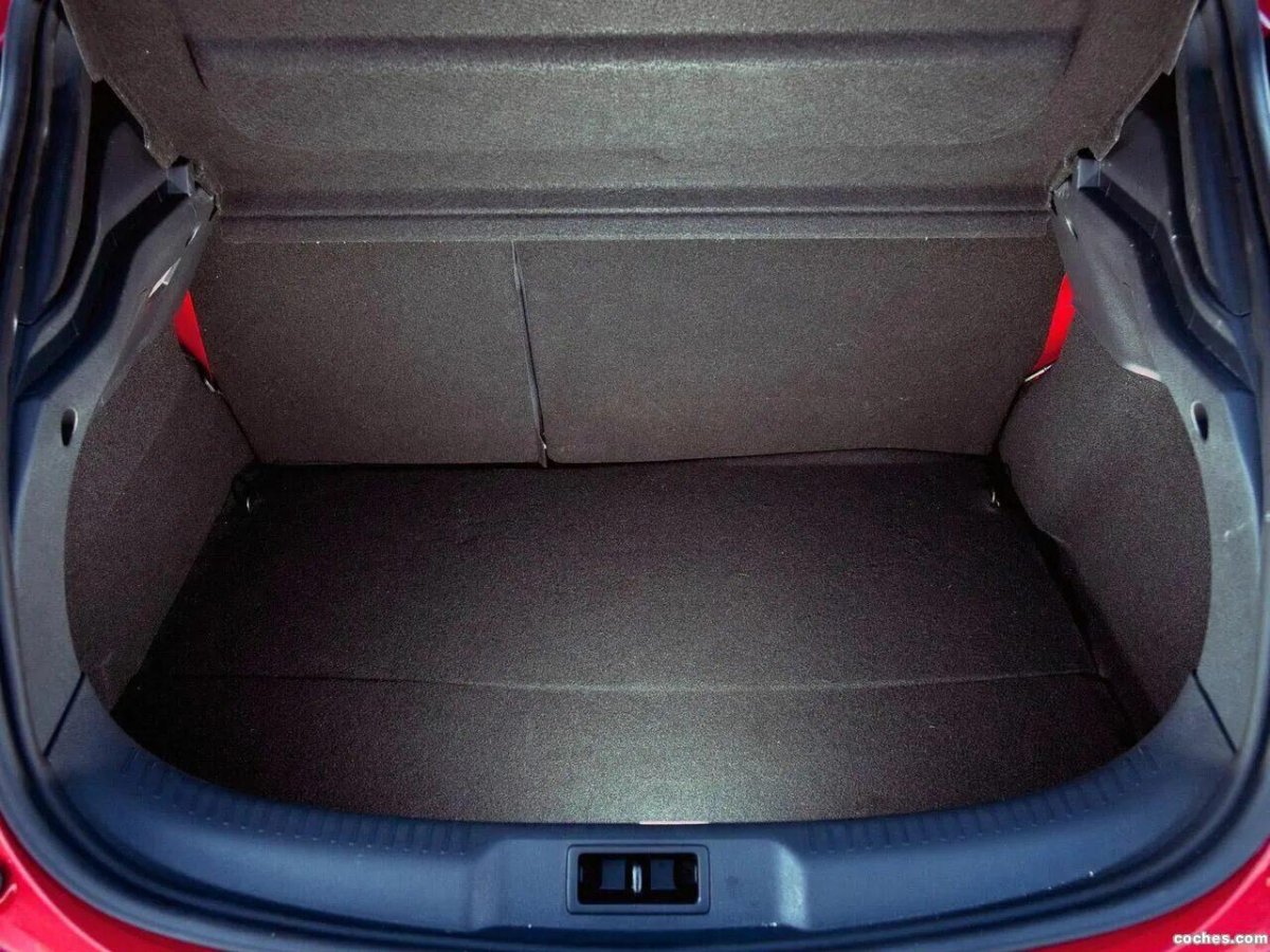 Рено Меган 2 хэтчбек багажник