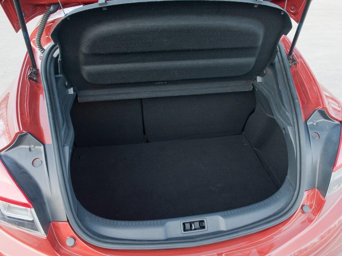 Рено Меган 1 хэтчбек багажник