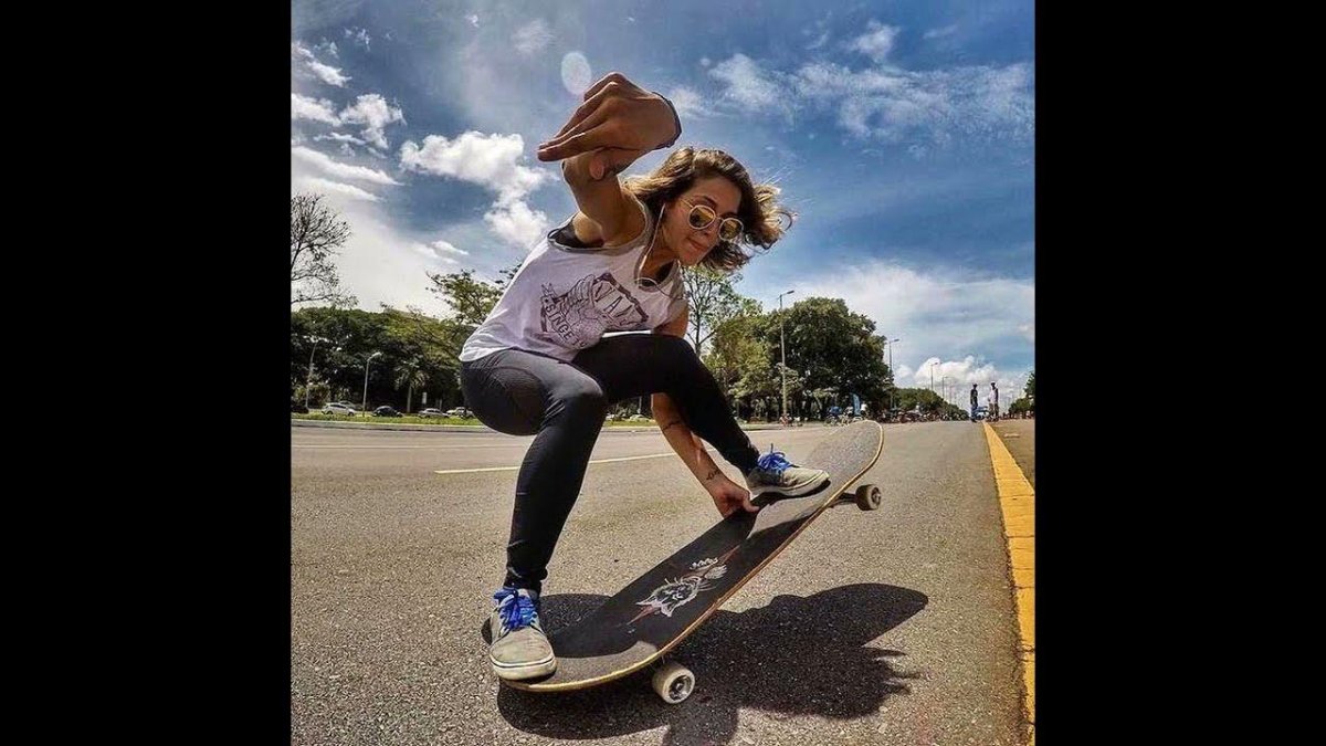 Кататься на скейтборде