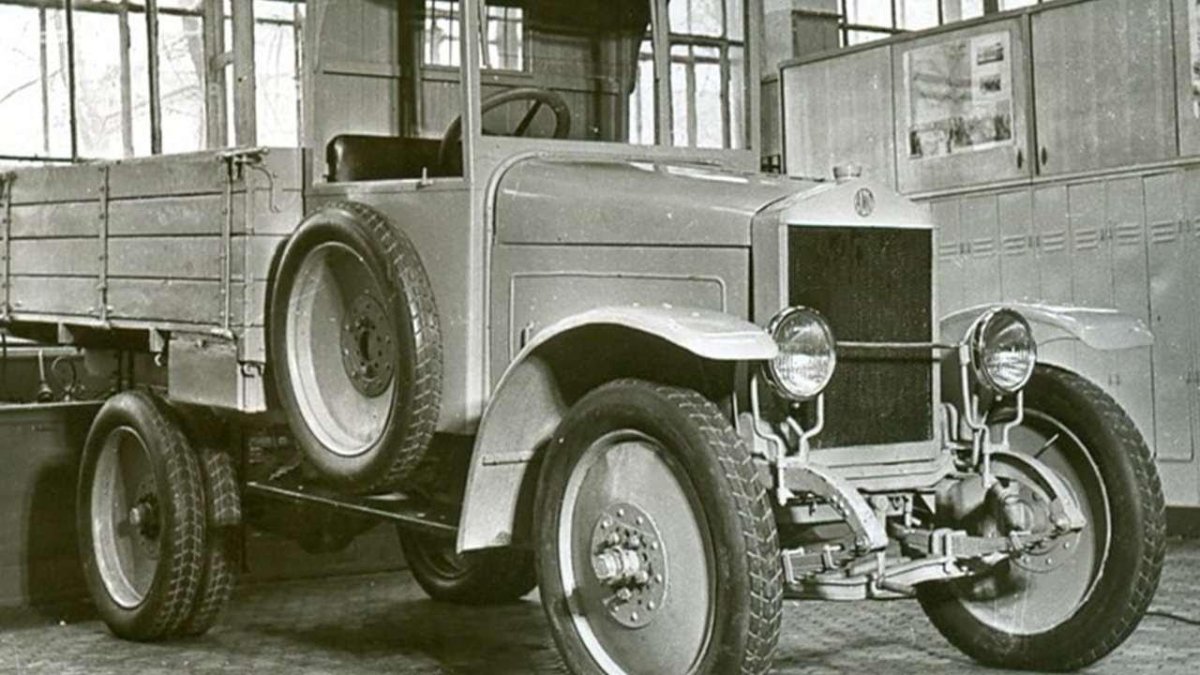 Грузовик АМО-ф15