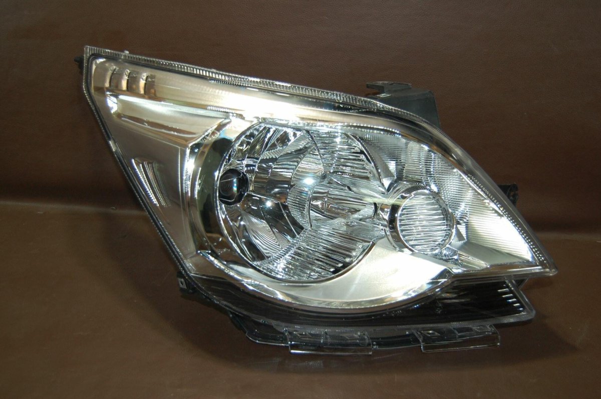 Фара кобальт правая