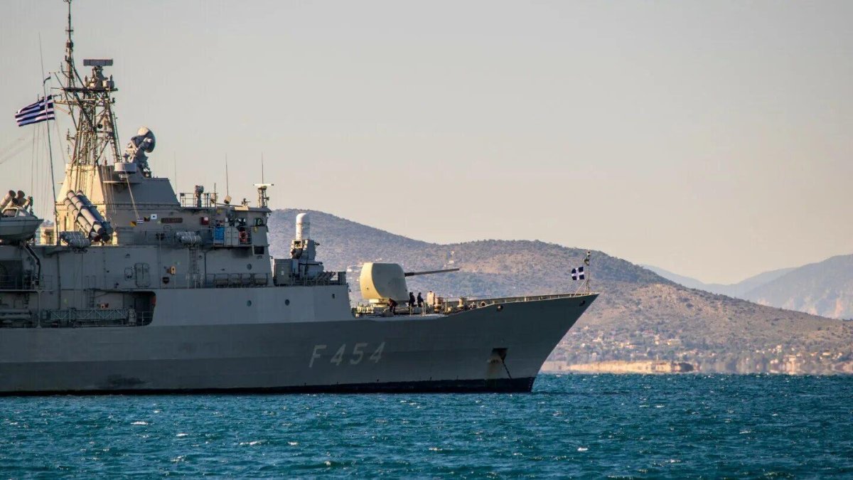 Греческий военный корабль