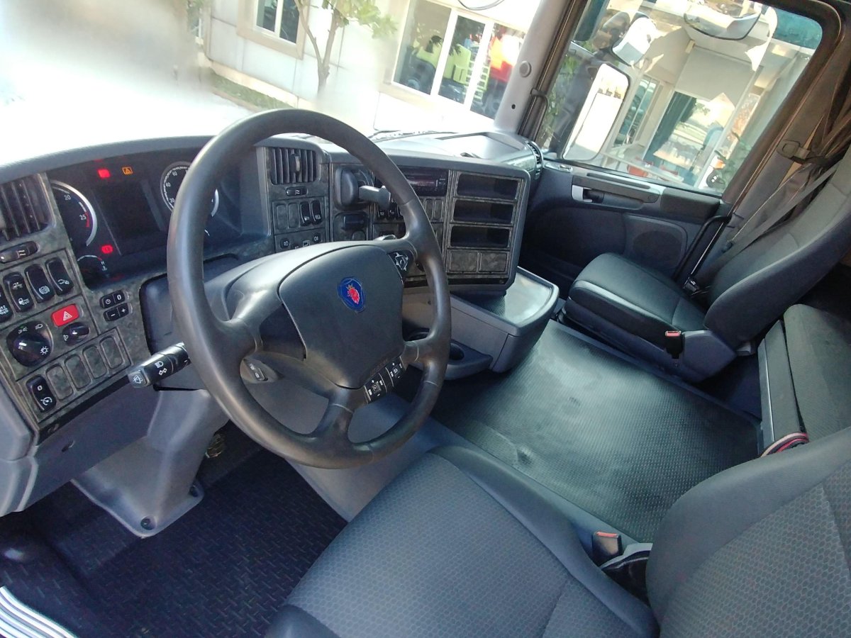 Салон кабины Скания g 400
