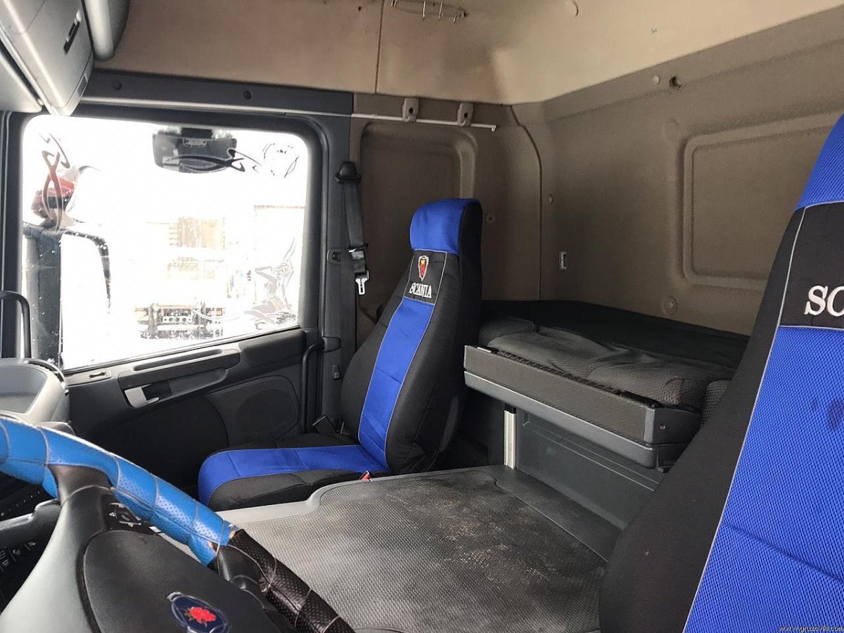 Кабина внутри Скания g400