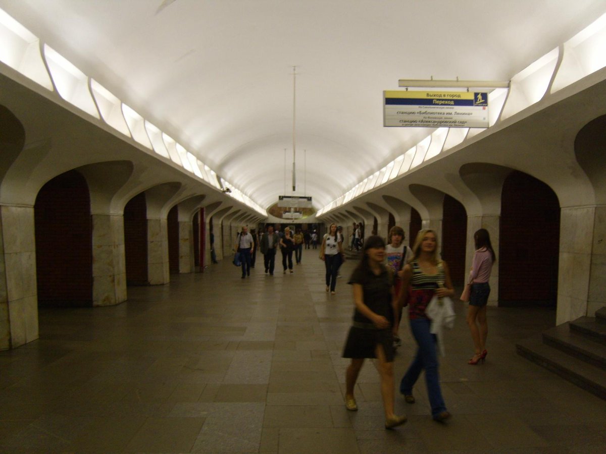 Станция метро Боровицкая