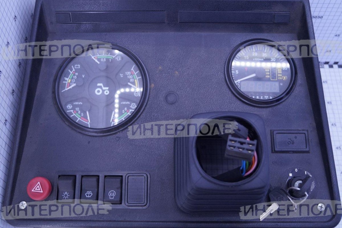 Панель МТЗ 82.1