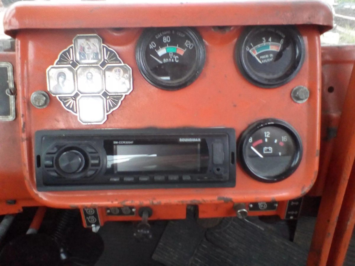 Щиток приборов трактора ДТ-75