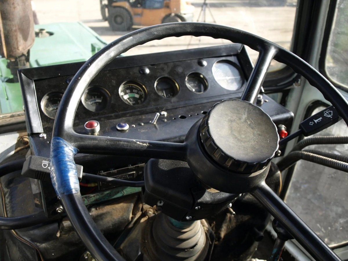 ЮМЗ-6 трактор