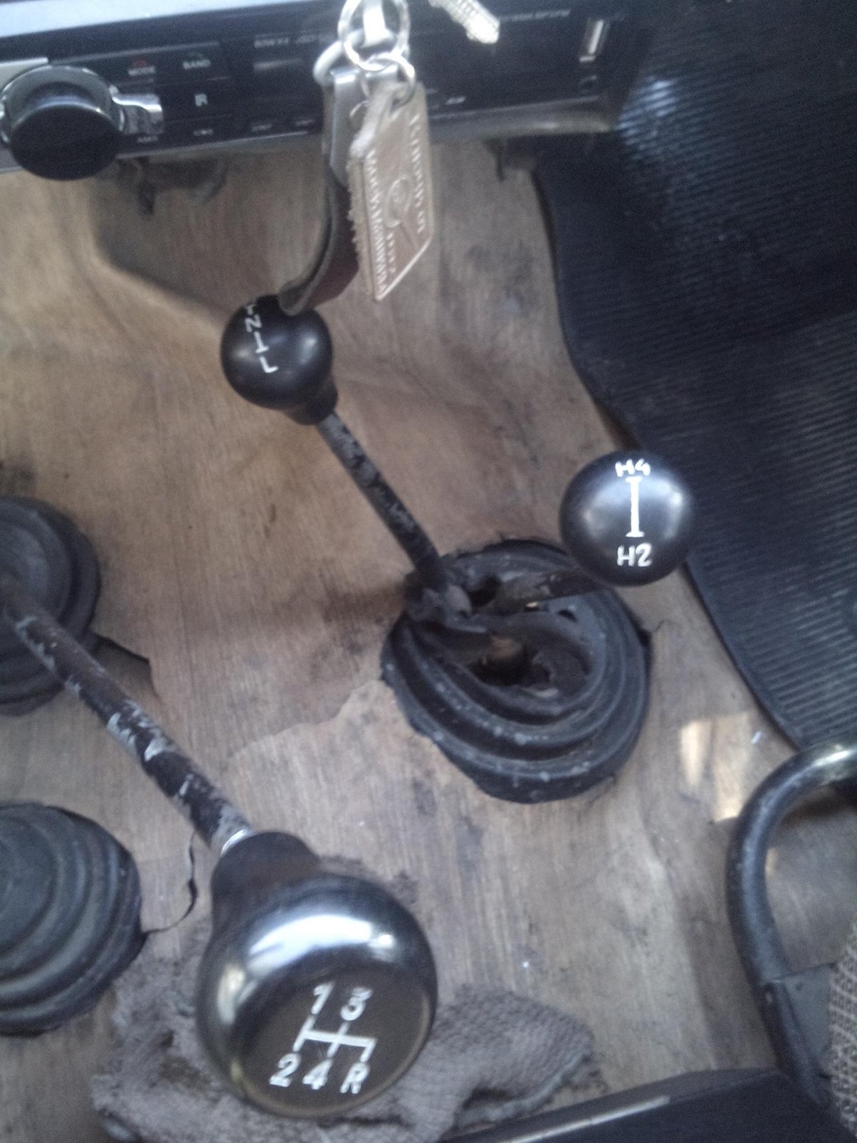 Рычаги управления раздаткой УАЗ 469 Хантер