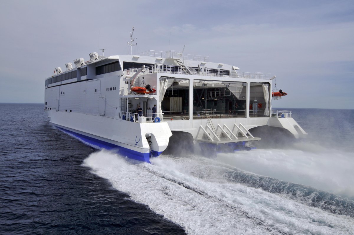 Катамаран Соммерс