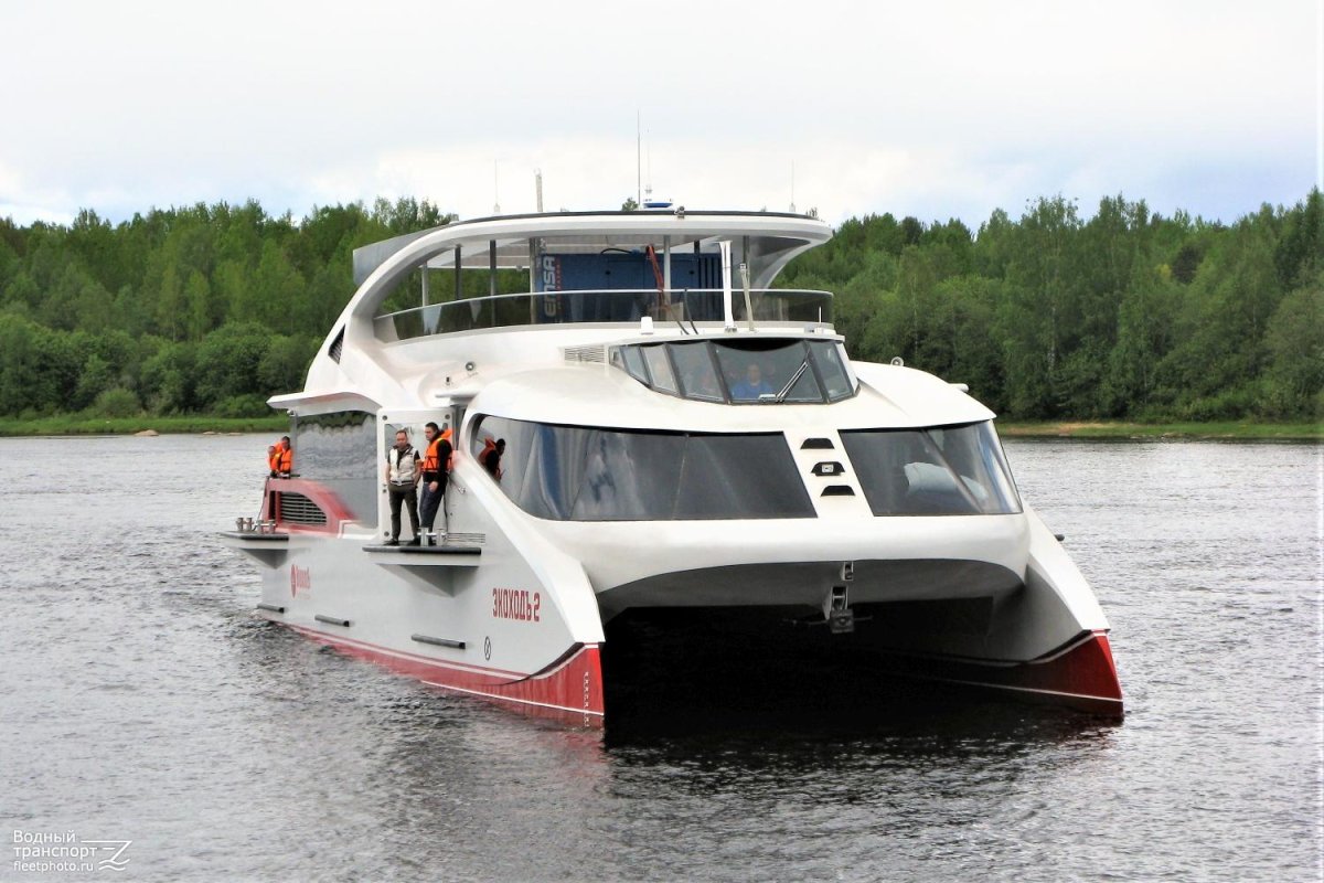 Катамаран экоходъ 2