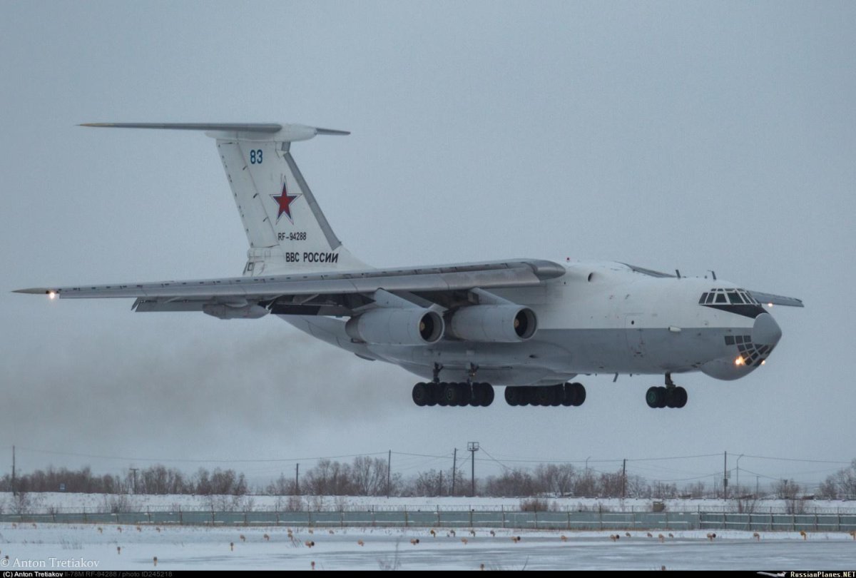 Ил-78 самолет