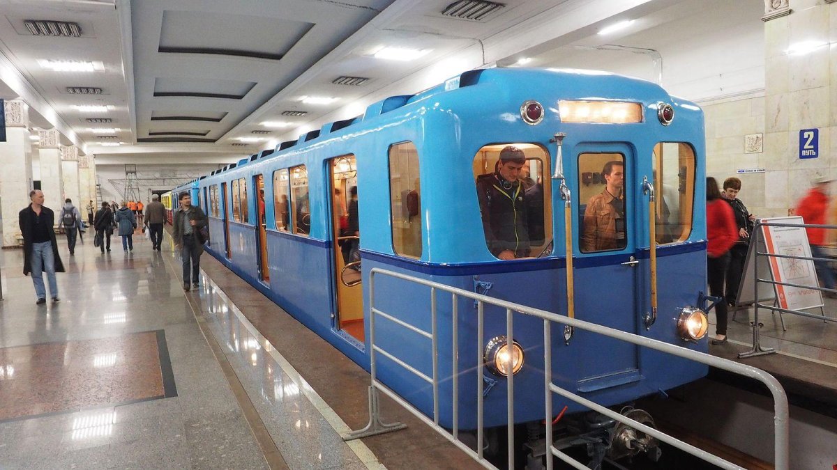 Д вагон метро 2037