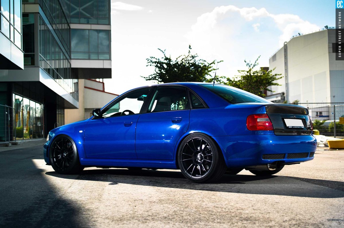 Audi rs4 b5