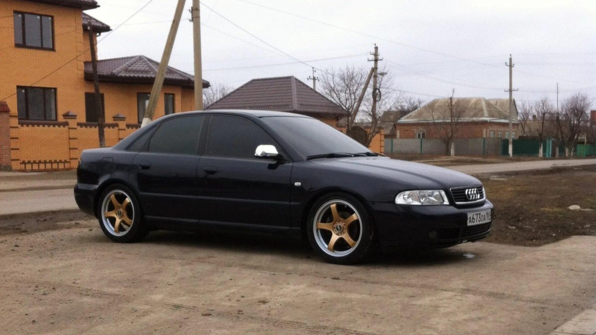 Ауди а4 б5 черная