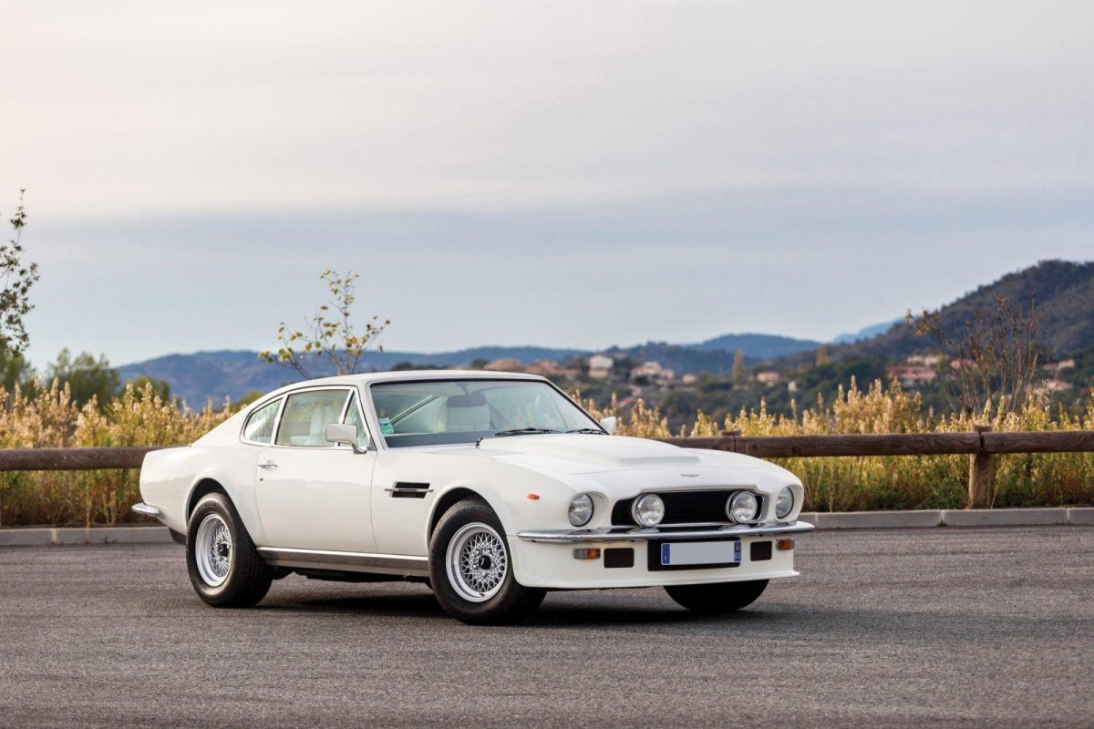 Aston Martin v8 1969