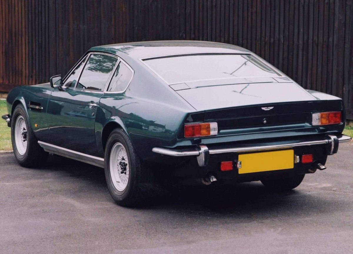 Aston Martin v8 1972