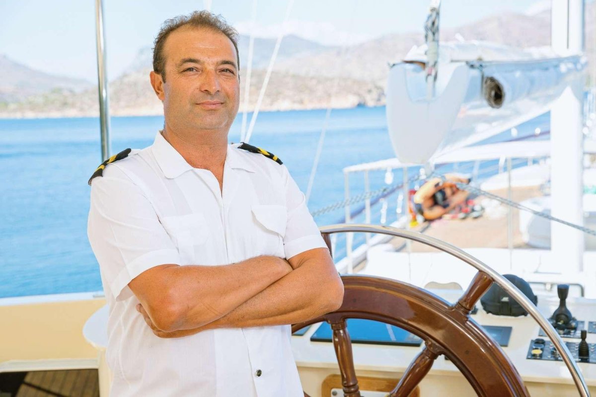 Капитан яхты