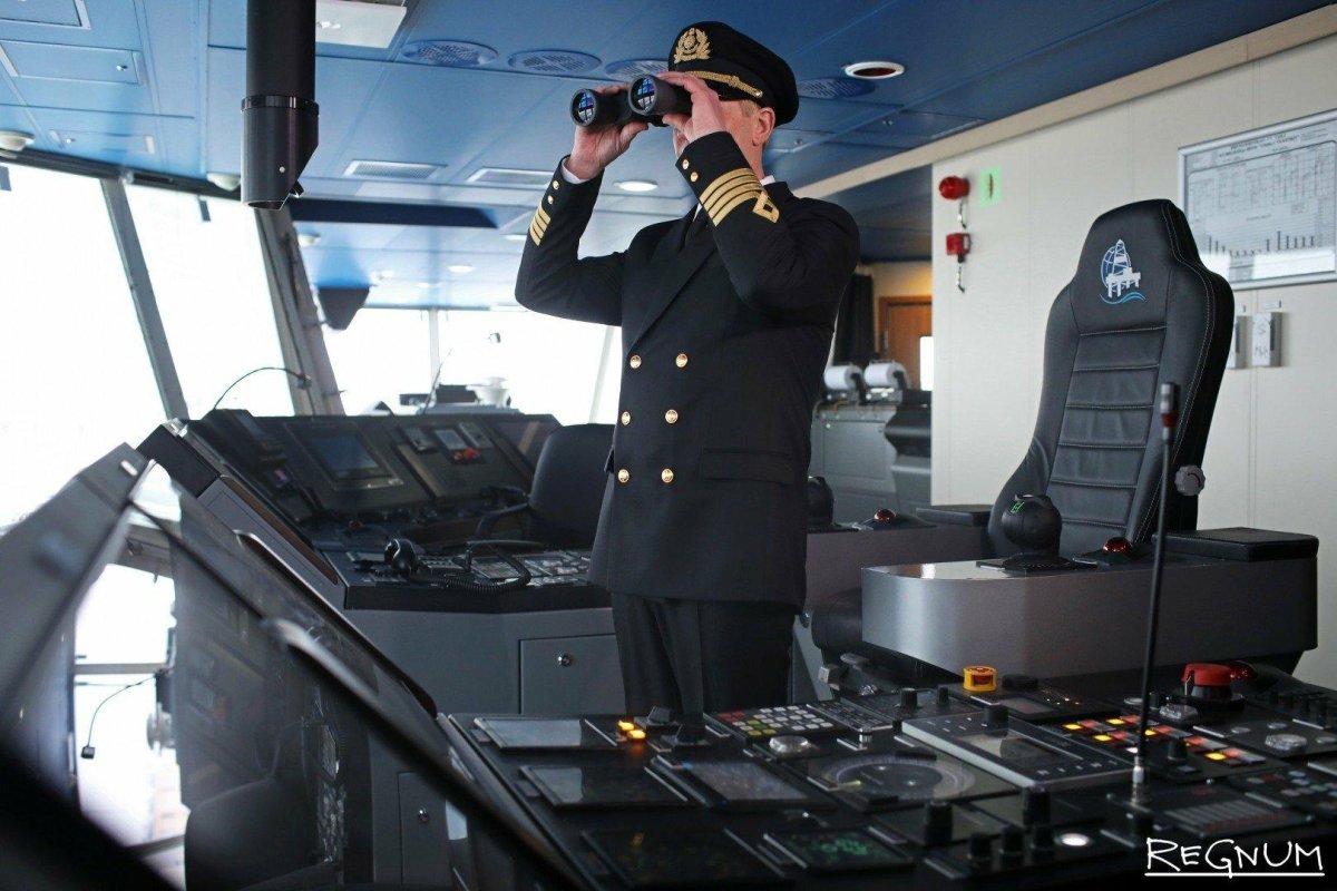 Капитанский мостик ледокола