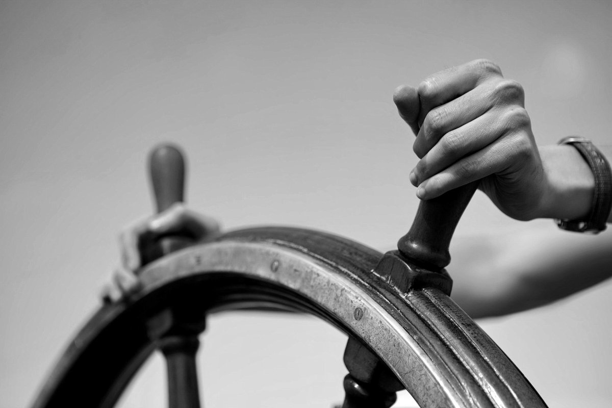 Руки на штурвале