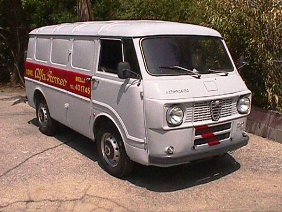 Микроавтобус Альфа Ромео