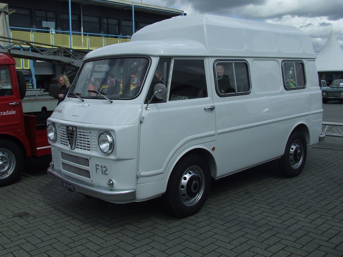 Фургон Альфа Ромео