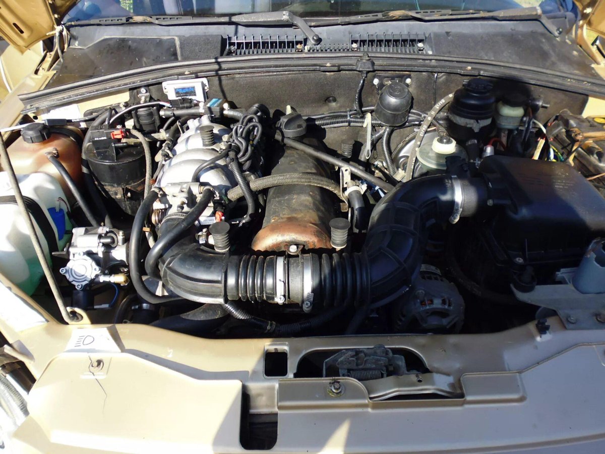 Подкапотка Нива Шевроле