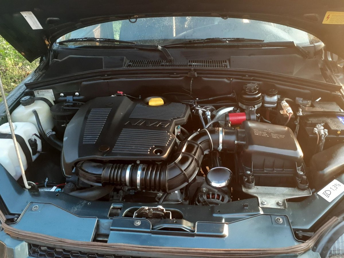 Подкапотка Нива Шевроле