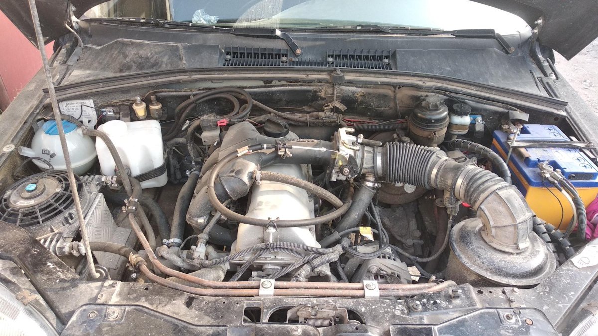 ВАЗ-2123 подкапотное