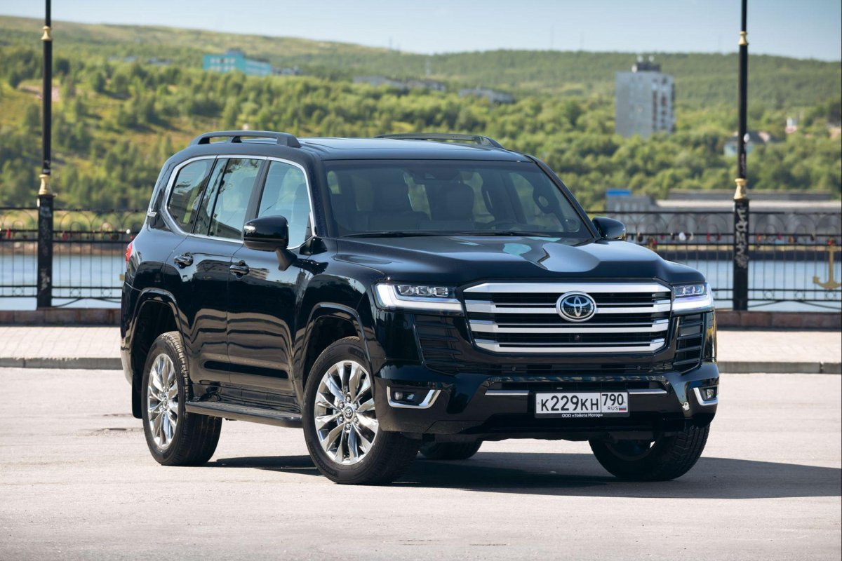 Тойота Land Cruiser LC 300
