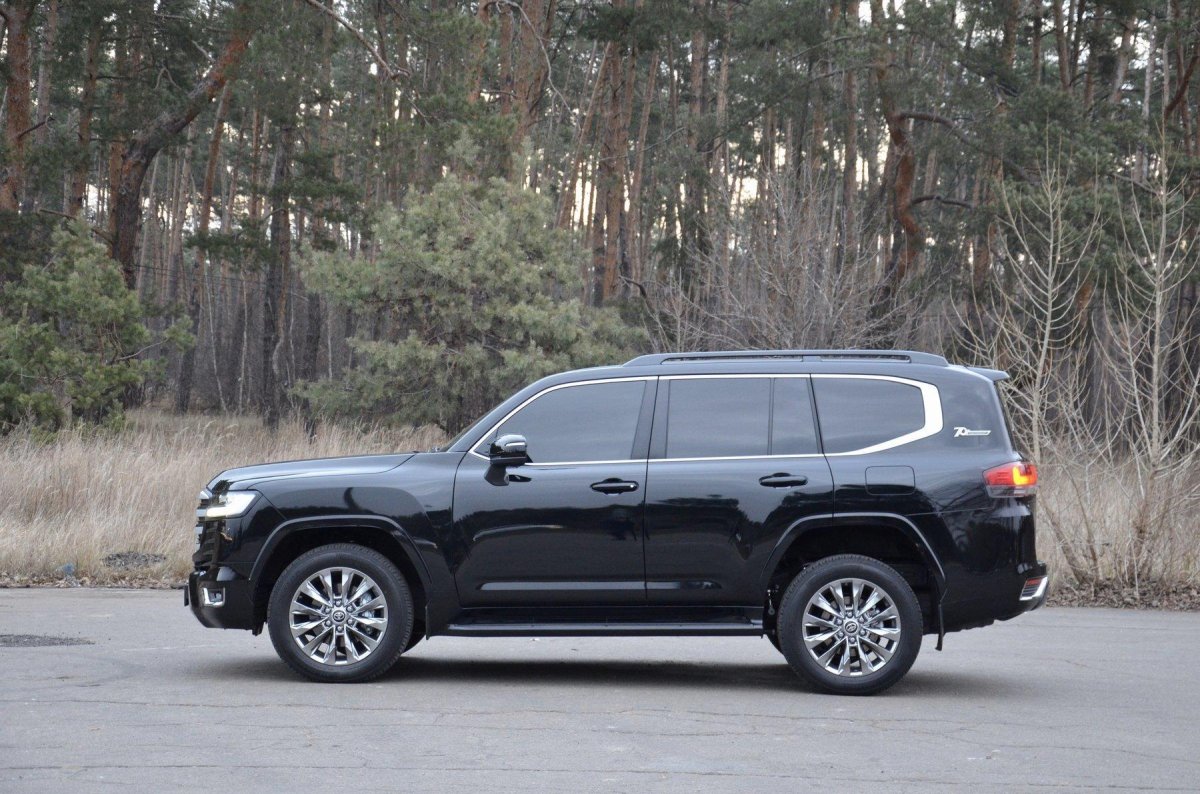 Toyota Land Cruiser 300 2021