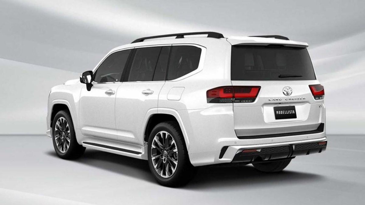 Toyota Land Cruiser 300 White