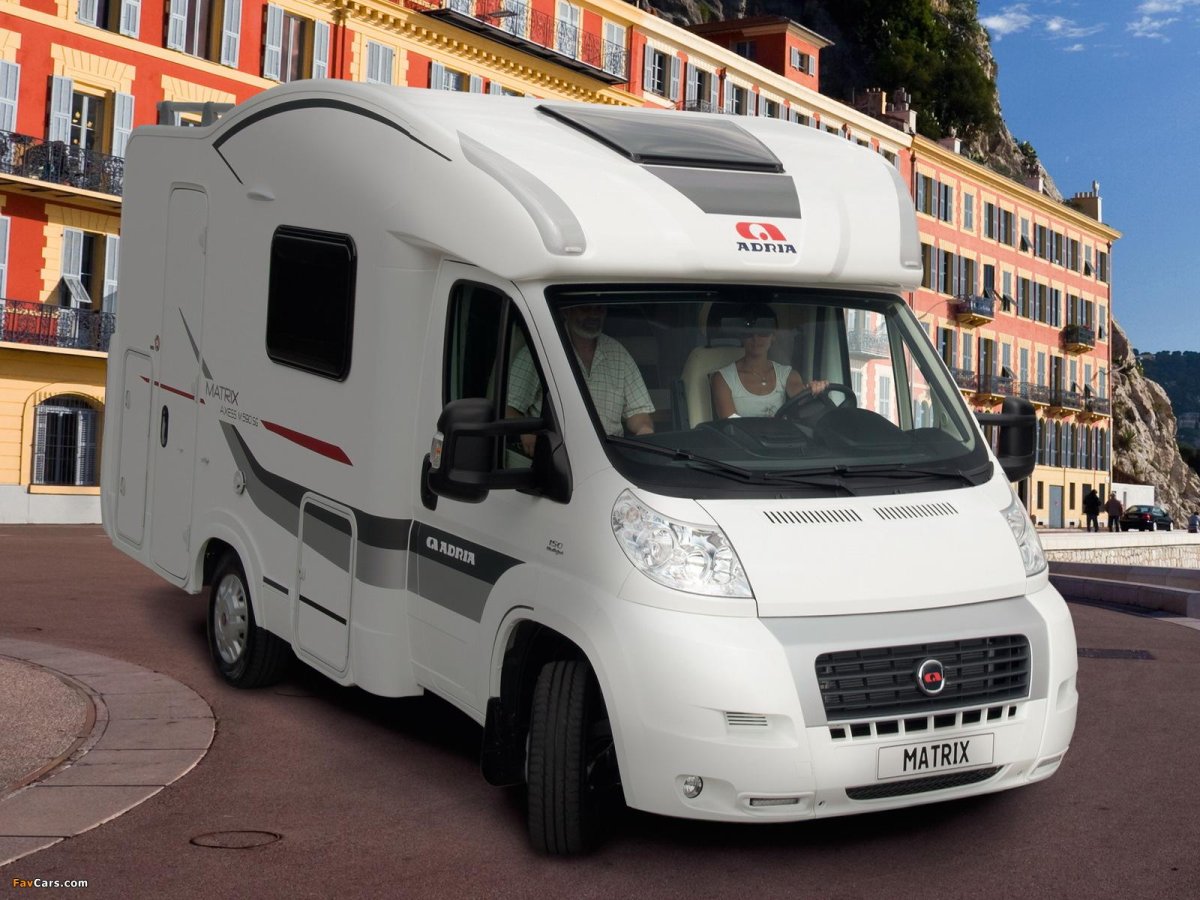 Автодом Adria Matrix m 680 SP