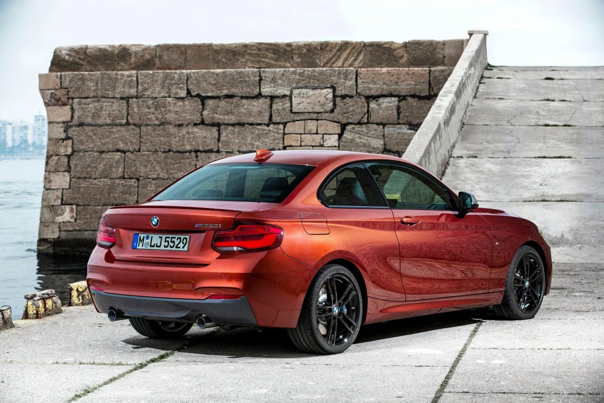 BMW m240i