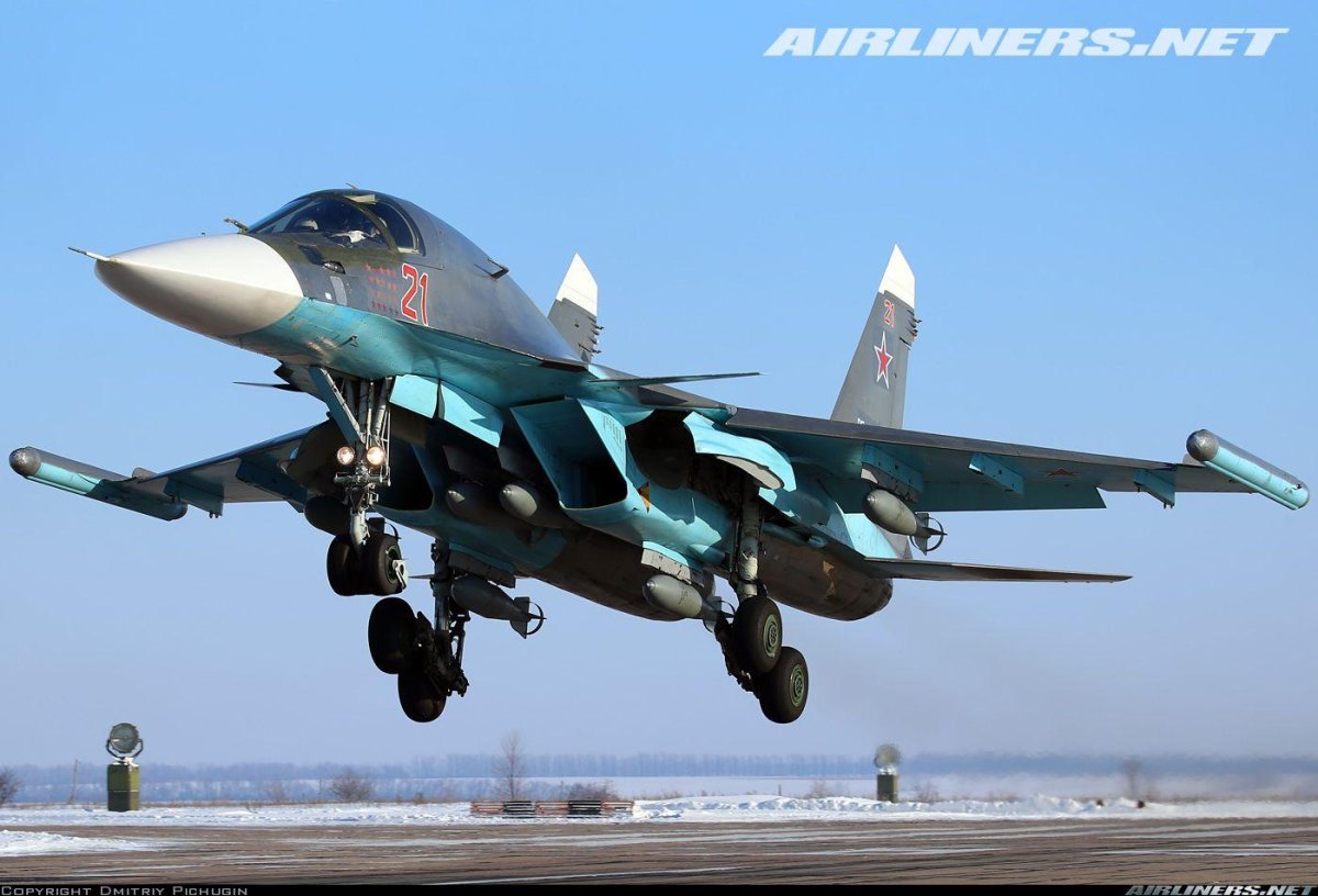 Истребителm-бомбардировщик Су-34