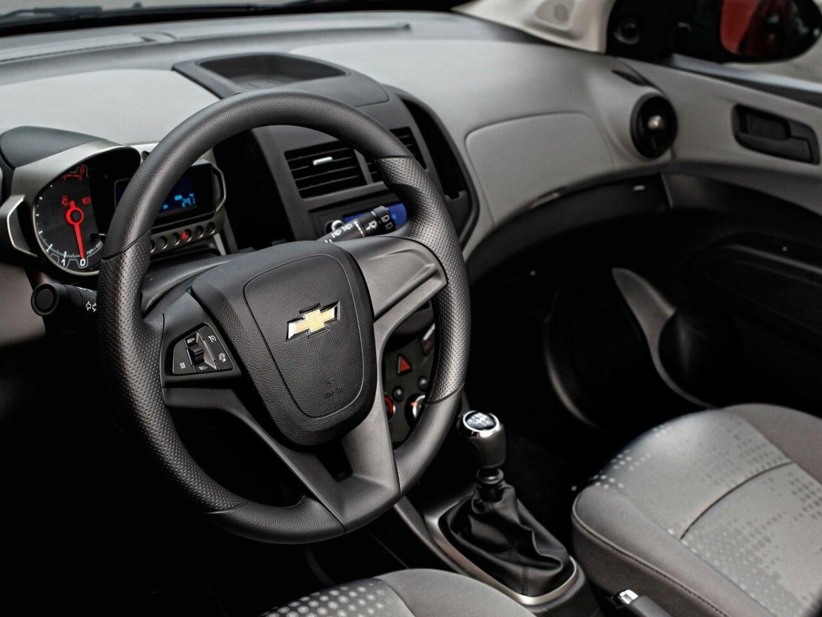 Chevrolet Aveo II, 2012 салон