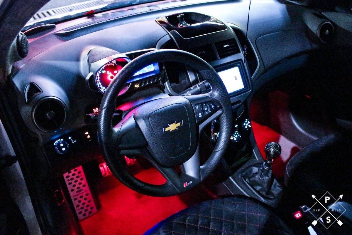 Подсветка в ногах Авео т300