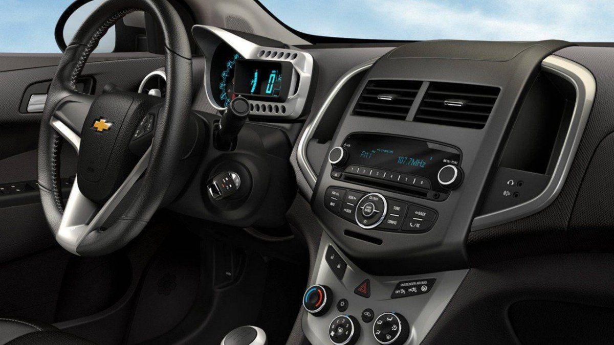 Chevrolet Aveo t300 салон