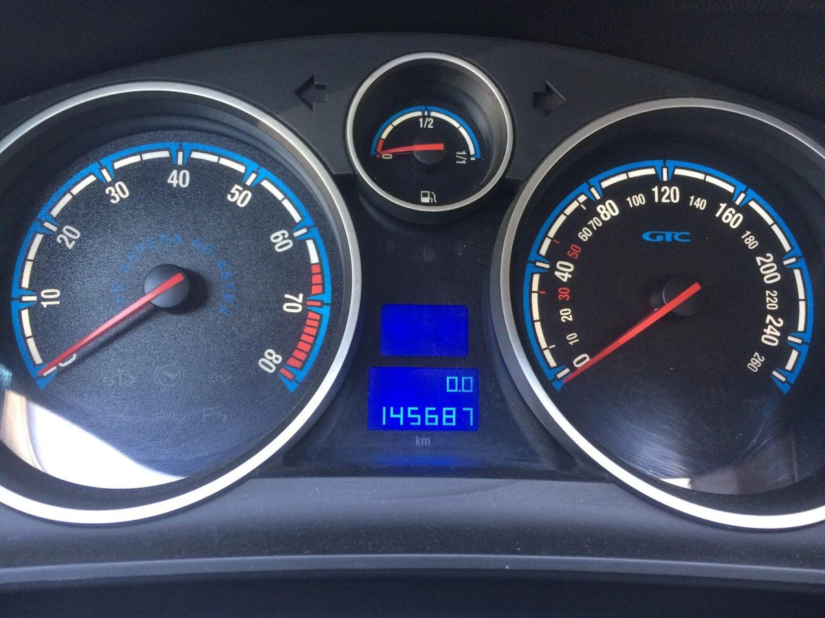 Приборная панель Опель Астра h GTC